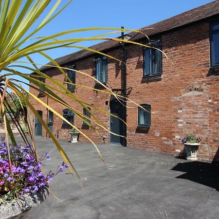 2 Fox Studios Much Wenlock Luaran gambar